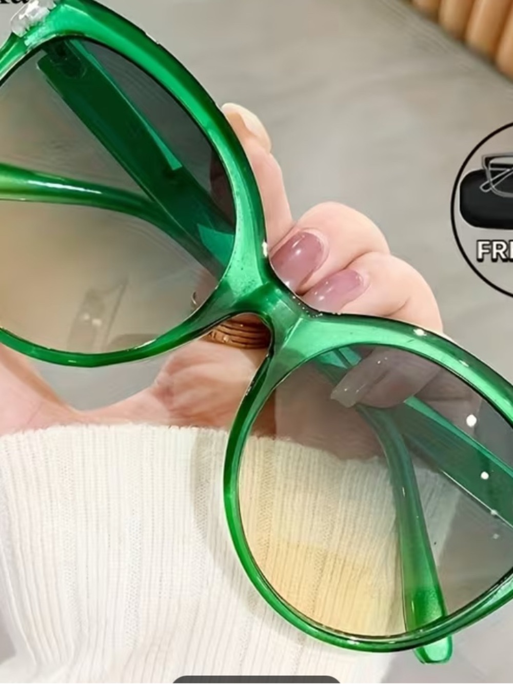 Oversized Green Cat-Eye Sunglasses for Women - Picture 2 of 4